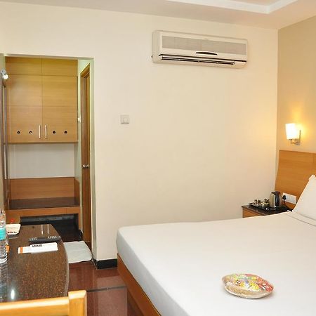 Malles Manotaa Chennai Dış mekan fotoğraf