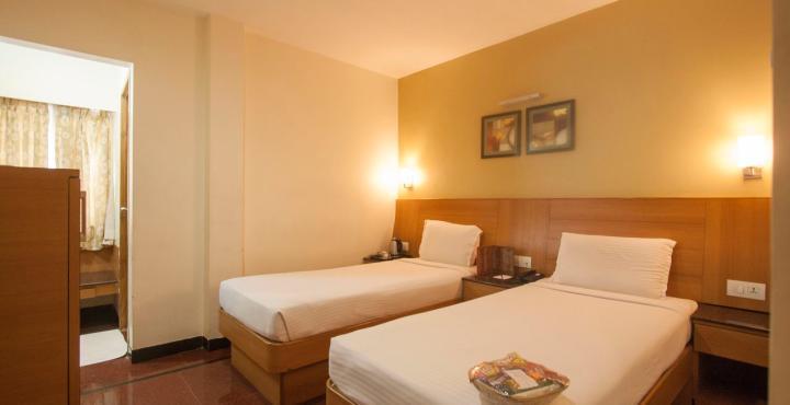 Malles Manotaa Chennai Dış mekan fotoğraf